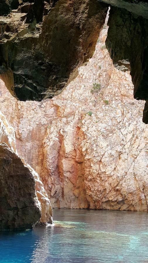 فيلا Tanca Piras - Emozioni A Strapiombo Sul Mare!!! Nebida المظهر الخارجي الصورة